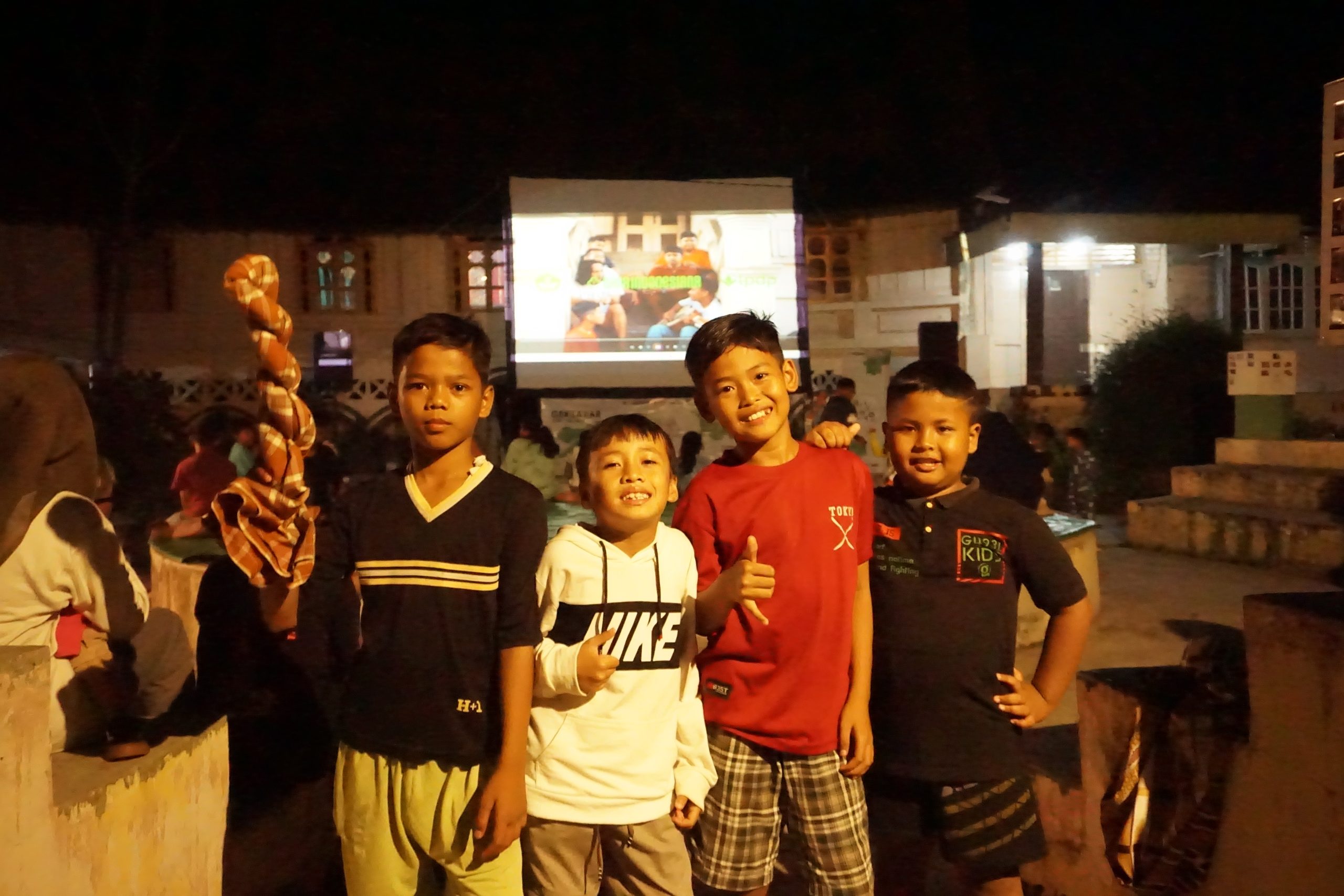 Catatan Pemutaran 4 Gerilayar – Sinema Memang Unik di Kampung Adat Balai Kalikih